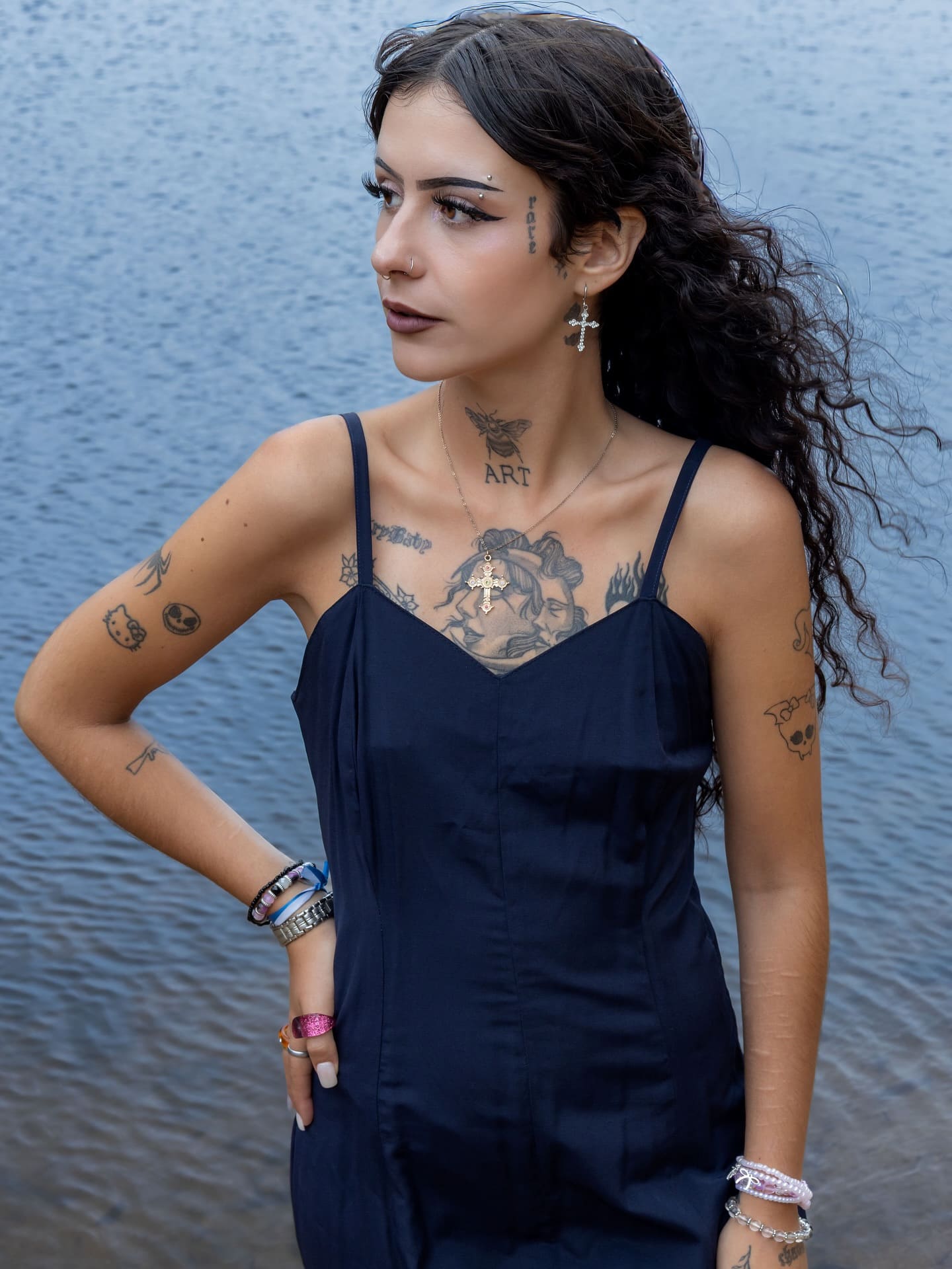 Sessão editorial junto a um lago